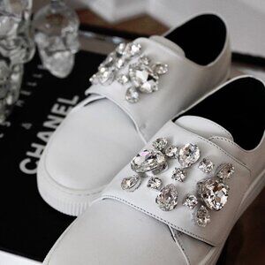 NIB / NWT ZCD Montreal white leather and crystal embellished sneakers, EU 41